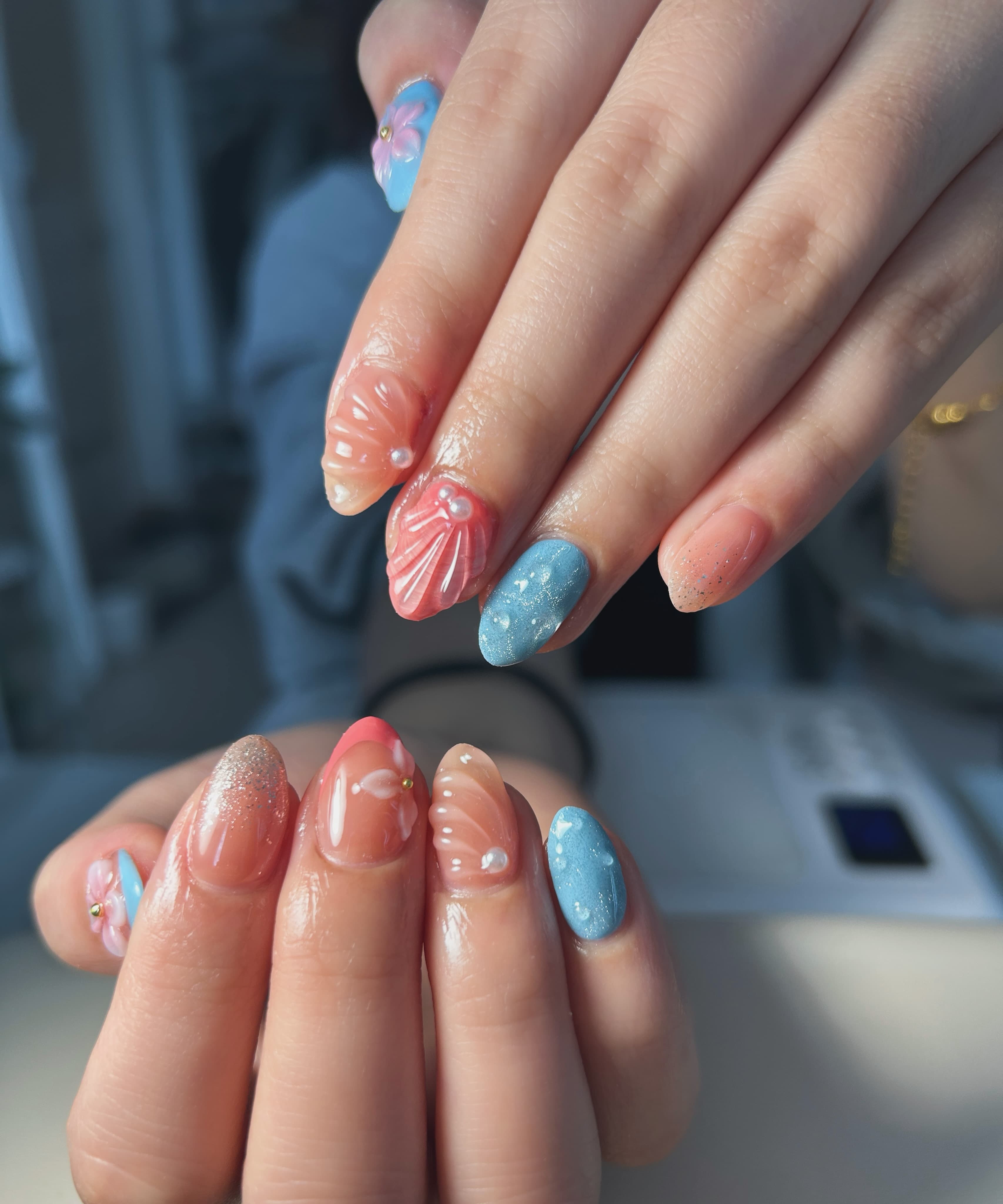 GiGi Nails Vantaa — seashell dreams and ocean-blue hues